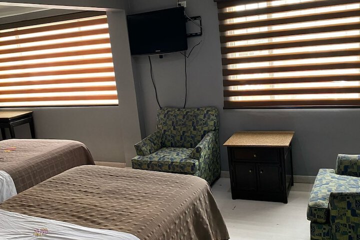 Room 3 of 9