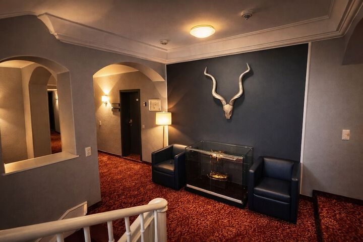 Ballroom/Hall 21 of 25