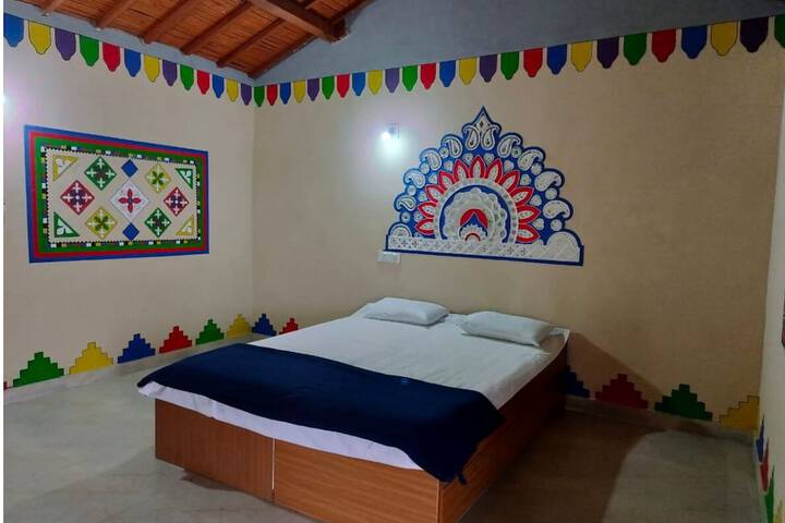 Room 9 of 34