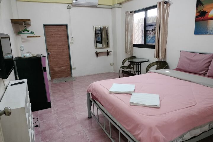 Room 27 of 46