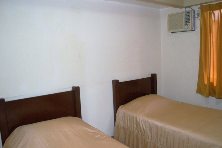 Room 10 of 79