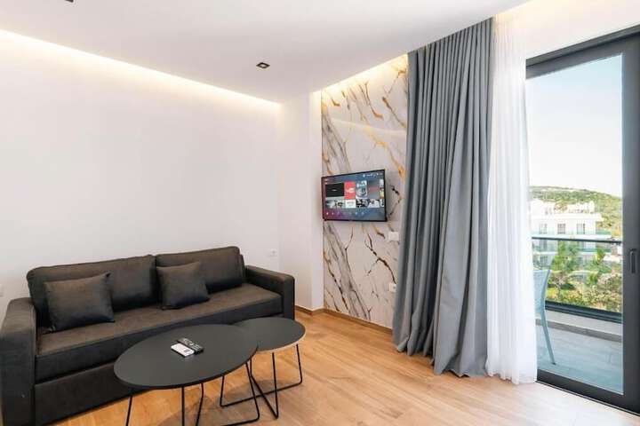Room 38 of 140