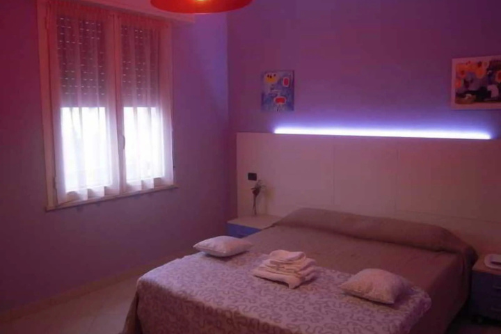 Room 2 of 16