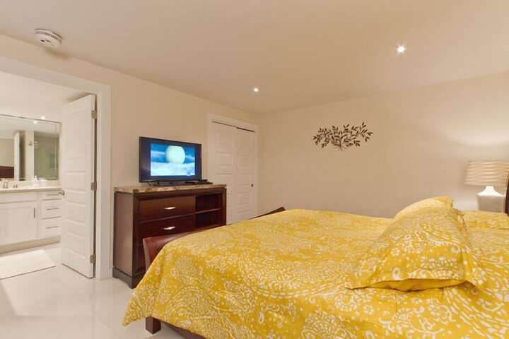 Room 27 of 144