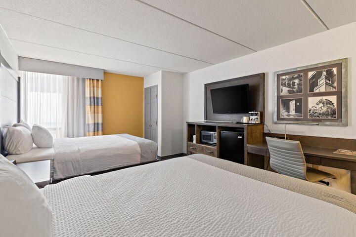 Quadruple Queen Bed (2 of 17)