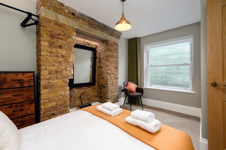 Room 15 of 36