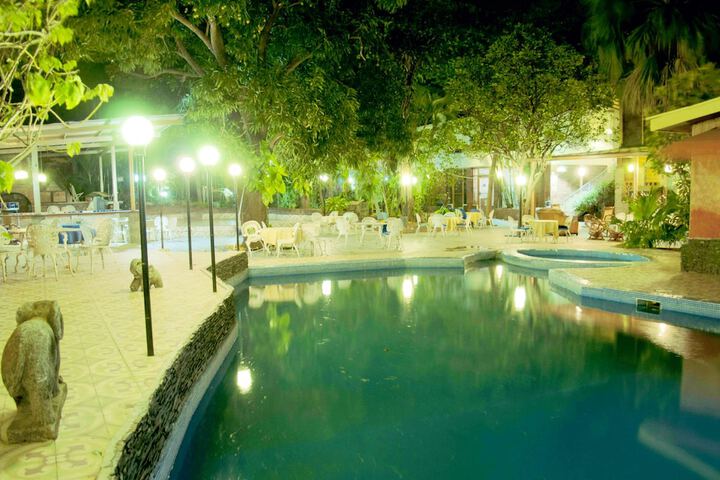 Pools & Facilities