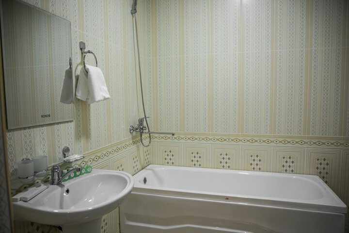 Room 17 of 29