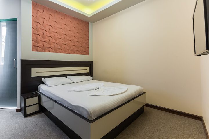 Room 8 of 53