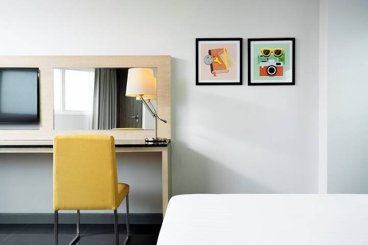 Room 8 of 48
