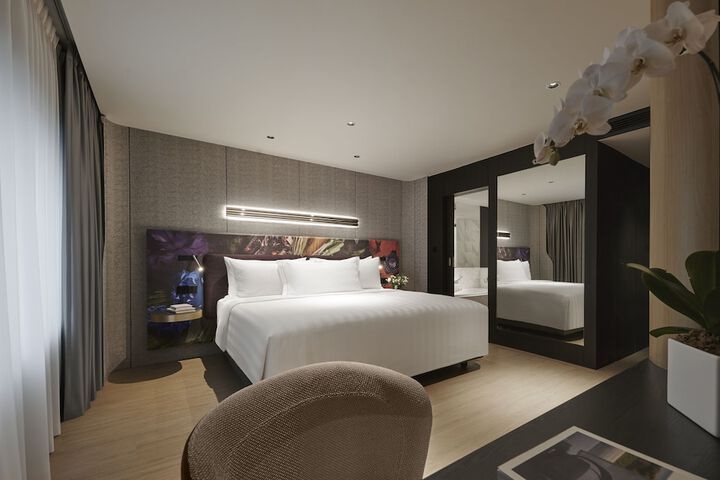 Room 7 of 74