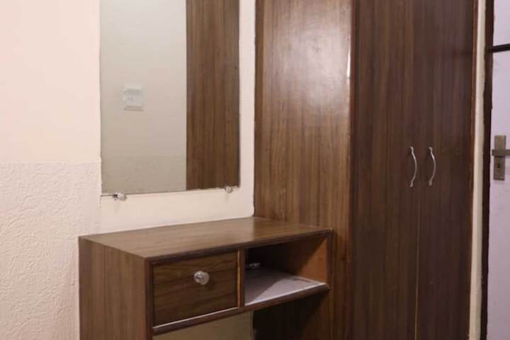 Room 17 of 35