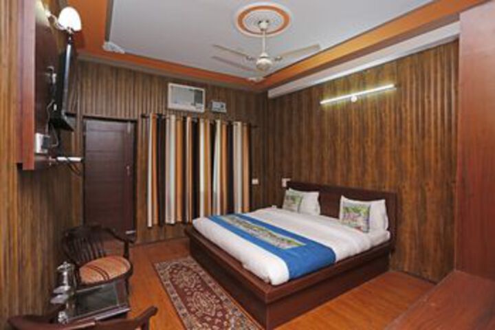 Room 12 of 23
