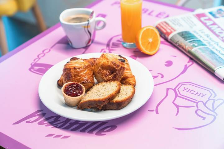 Breakfast buffet