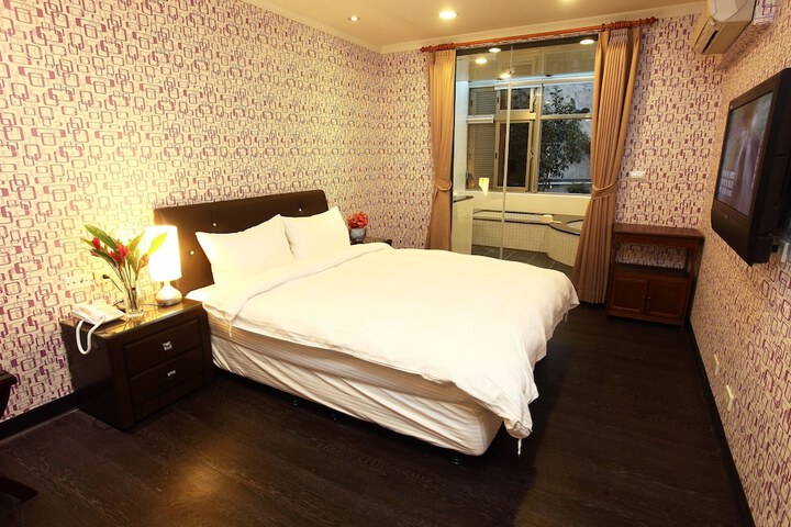 Room 5 of 79
