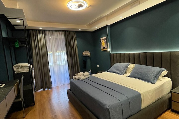 Room 13 of 35