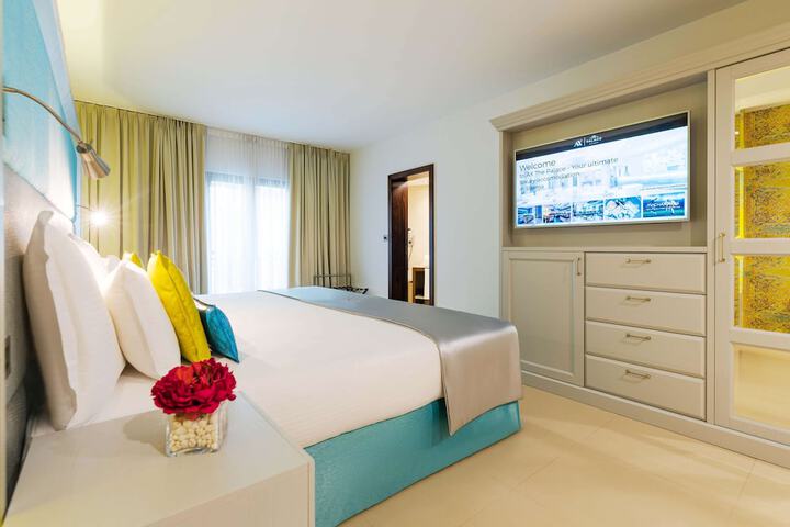 Room 10 of 144