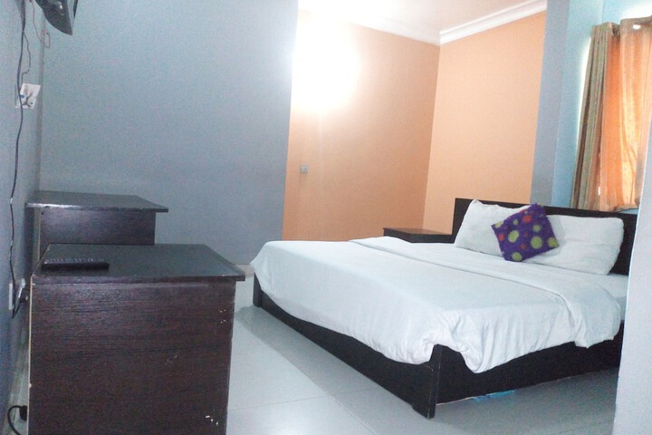 Room 7 of 28