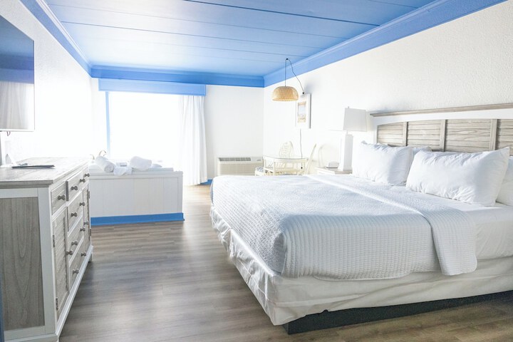 Room 25 of 135