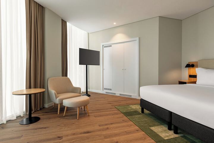 Room 7 of 46
