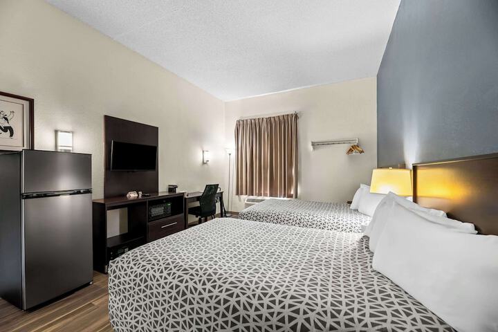 2 Double Beds (5 of 8)