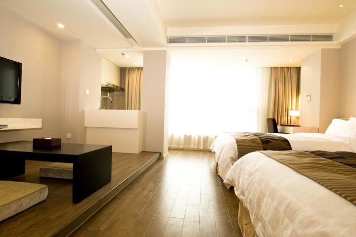 Room 21 of 166