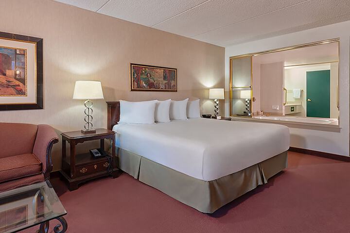 West Classic King Bed (9 of 13)