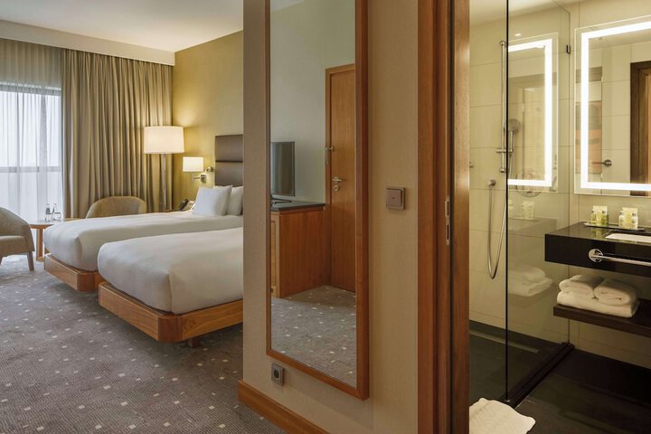 Room 53 of 95