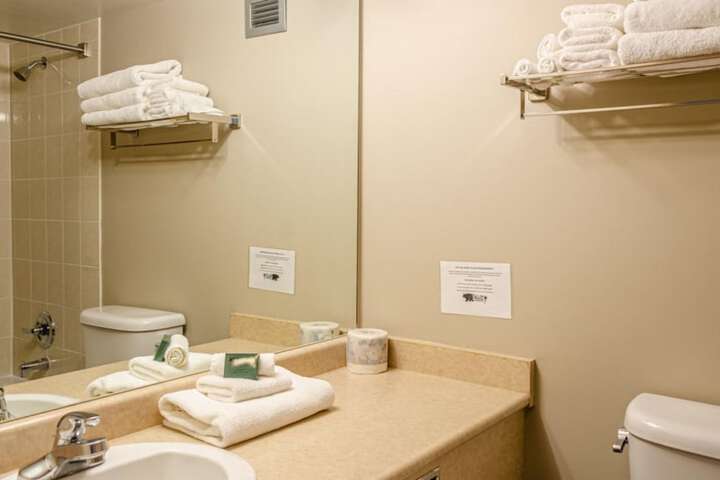 Room 215 of 266