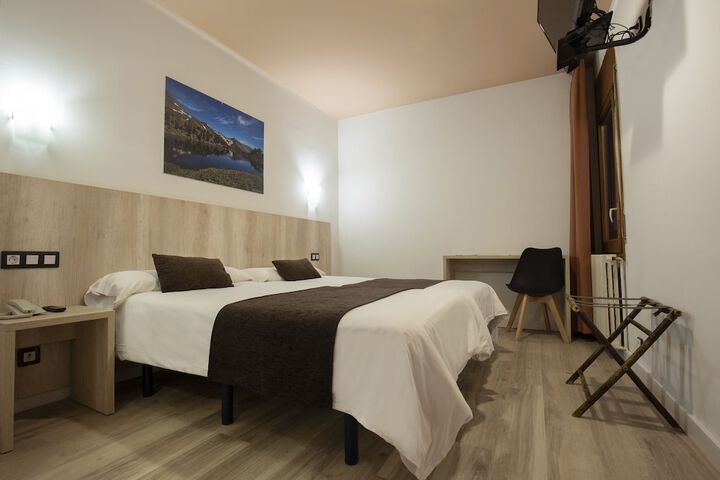 Room 7 of 48