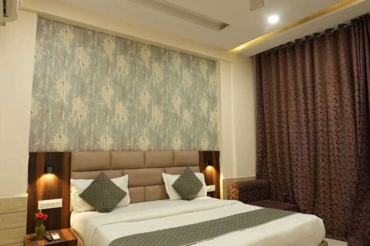 Room 3 of 29