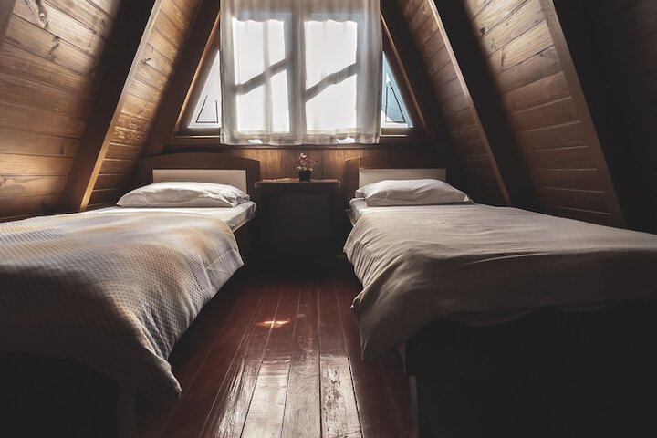 Room 15 of 34