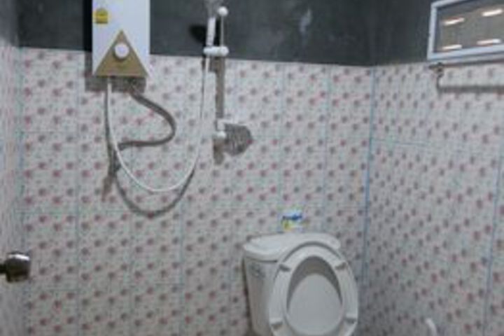 Room 3 of 33