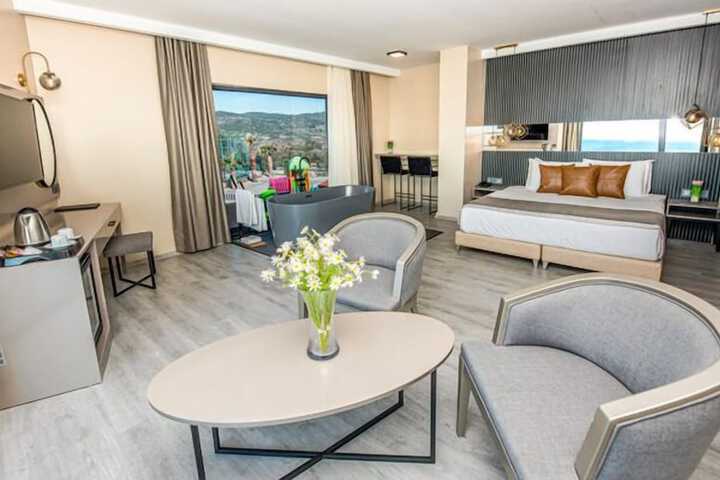Room 9 of 53
