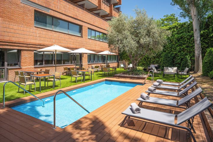 Pool Hotel