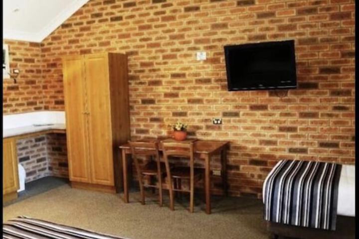 Room 10 of 46