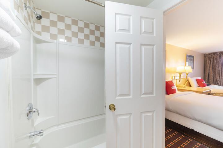 2 Double Beds (4 of 16)