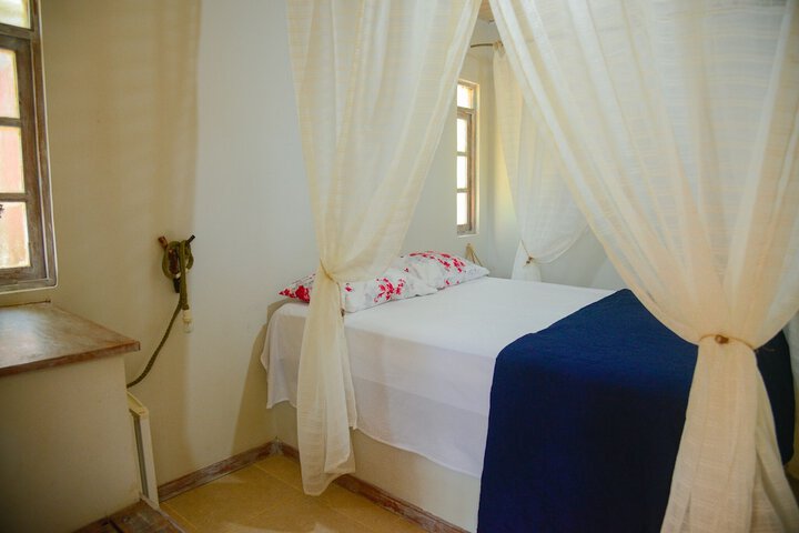 Room 5 of 153