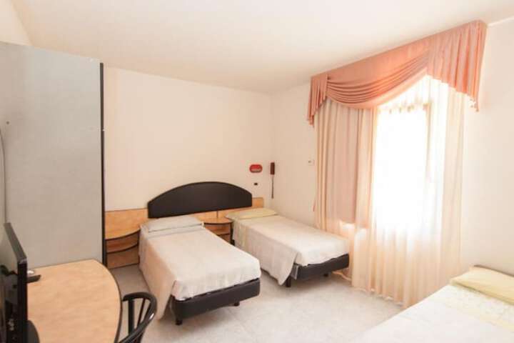 Room 20 of 48