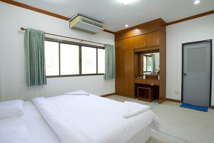 Room 2 of 24