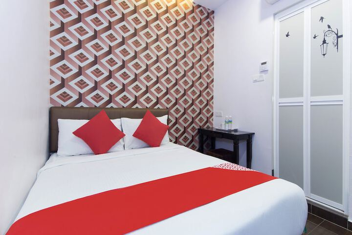 Room 10 of 38