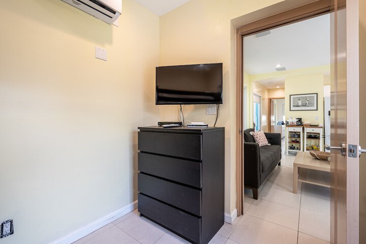 Room 12 of 76