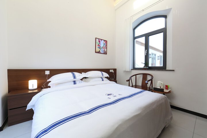 Room 4 of 75
