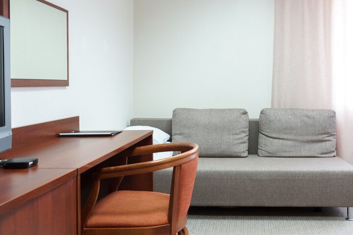 Room 13 of 121