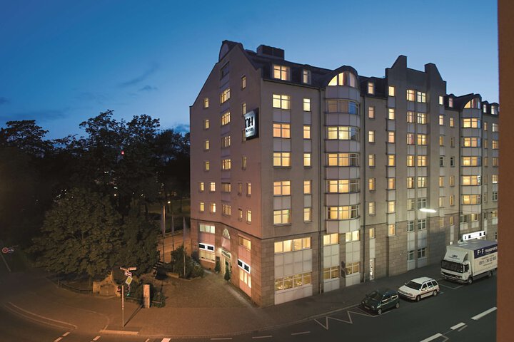 Hotel Entry