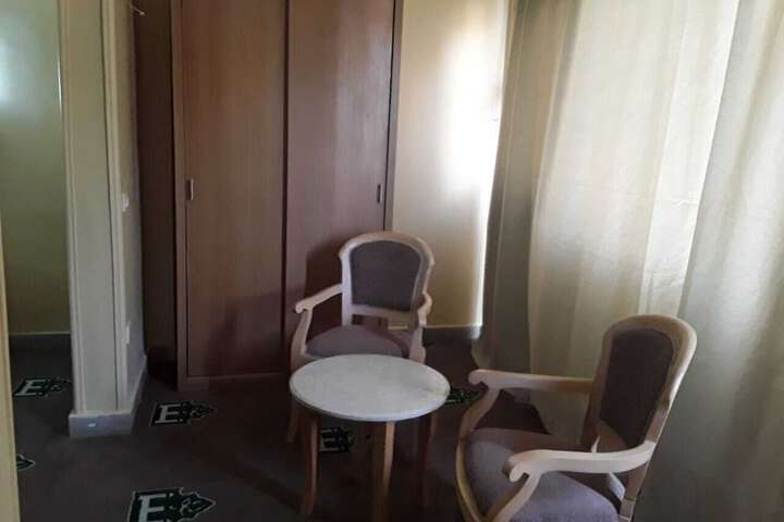 Room 19 of 66