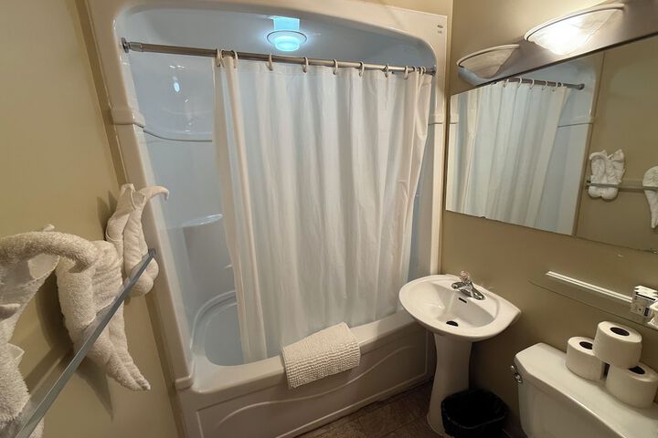 Room 12 of 18