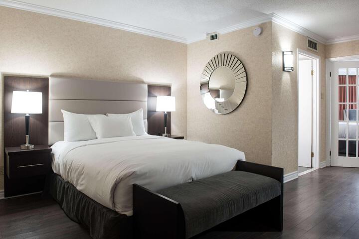 Queen Bed with Sofa (8 of 35)