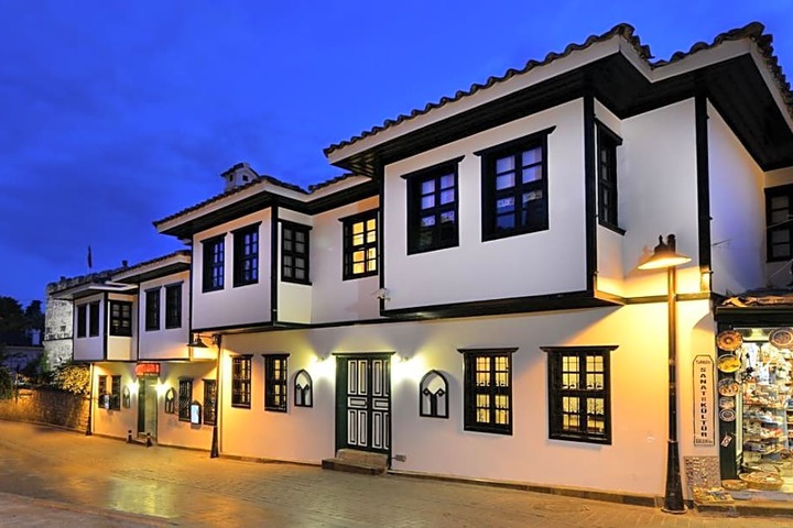 Exterior of Afflon Hotels Old Marin