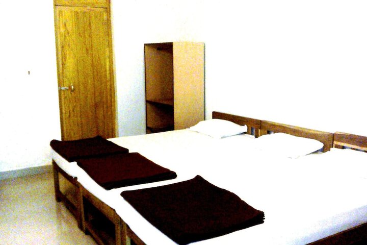 Room 4 of 4